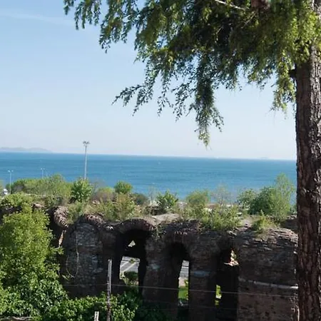 Adasultan Bed & Breakfast *